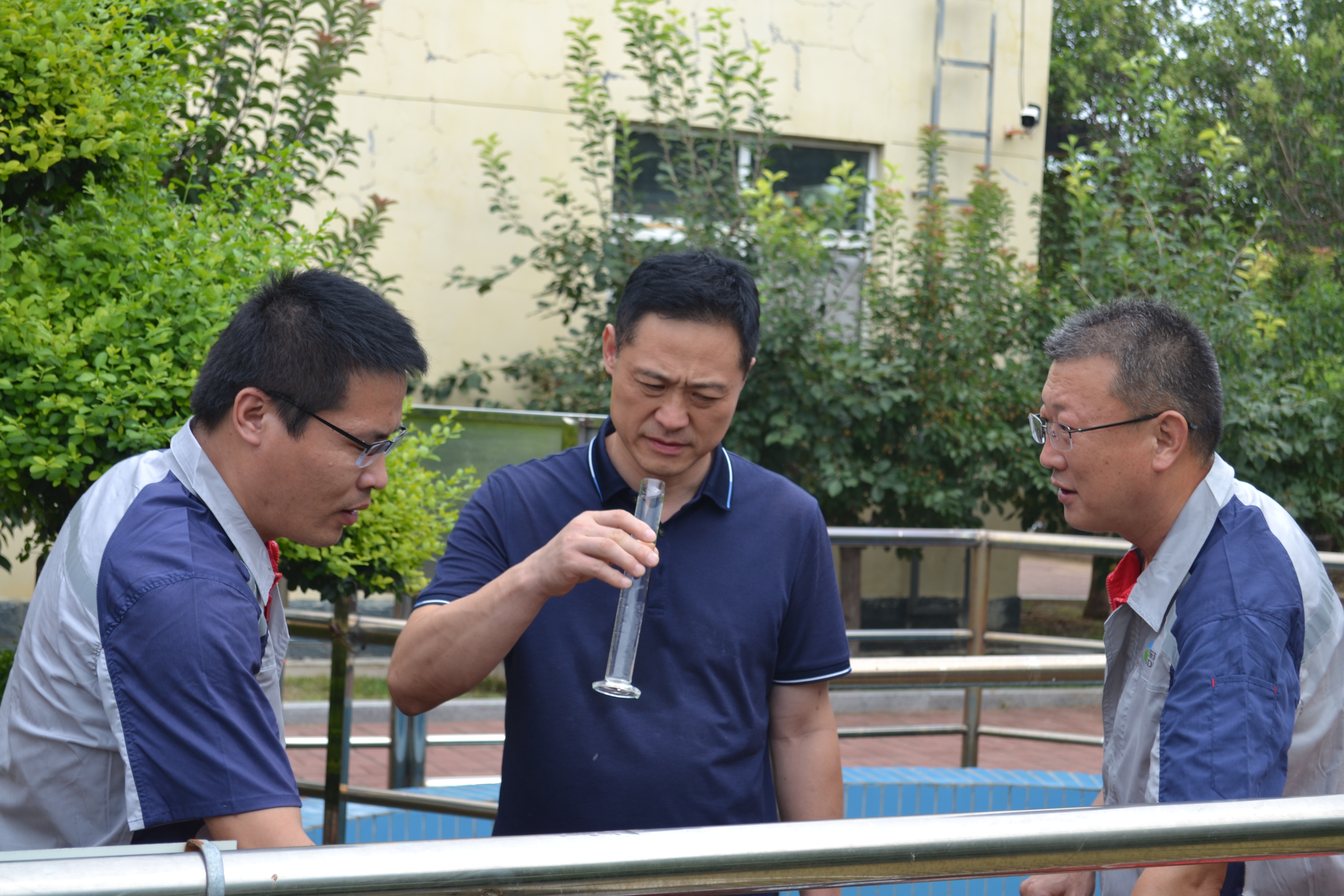 集團(tuán)黨委書記、董事長王利到污水處理權(quán)屬企業(yè)調(diào)研