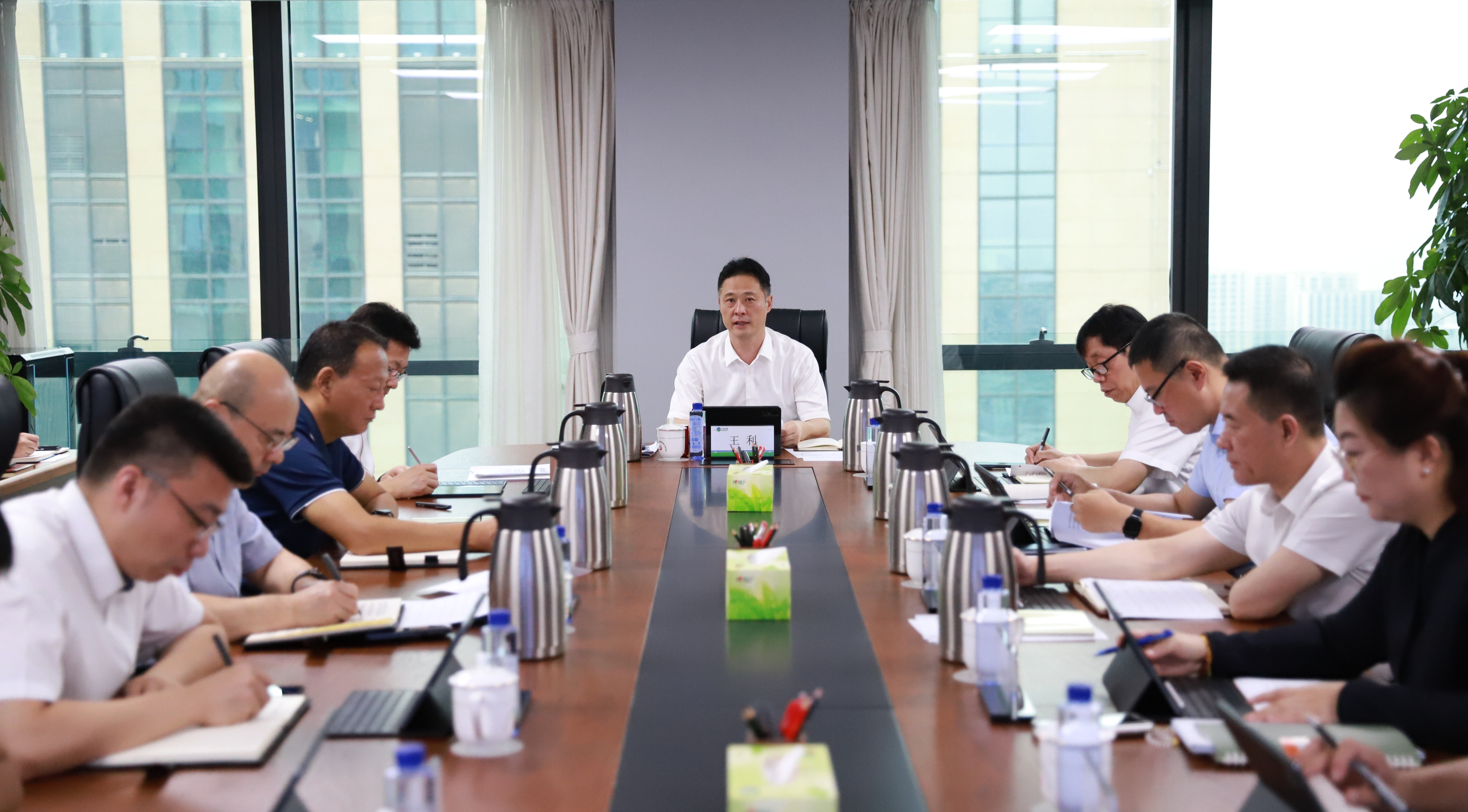 山東環(huán)保集團(tuán)黨委理論學(xué)習(xí)中心組開展2025年第9次集體學(xué)習(xí)研討